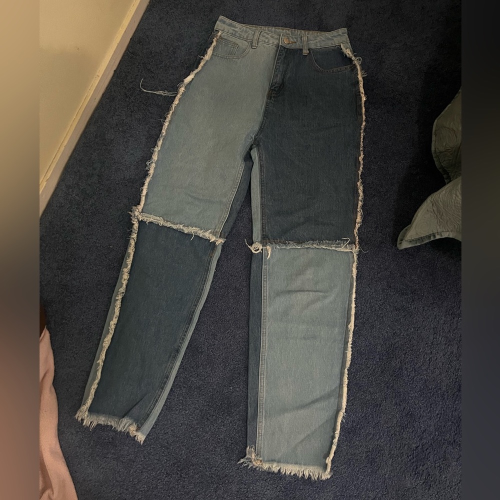 CUTE RIPPED JEANS